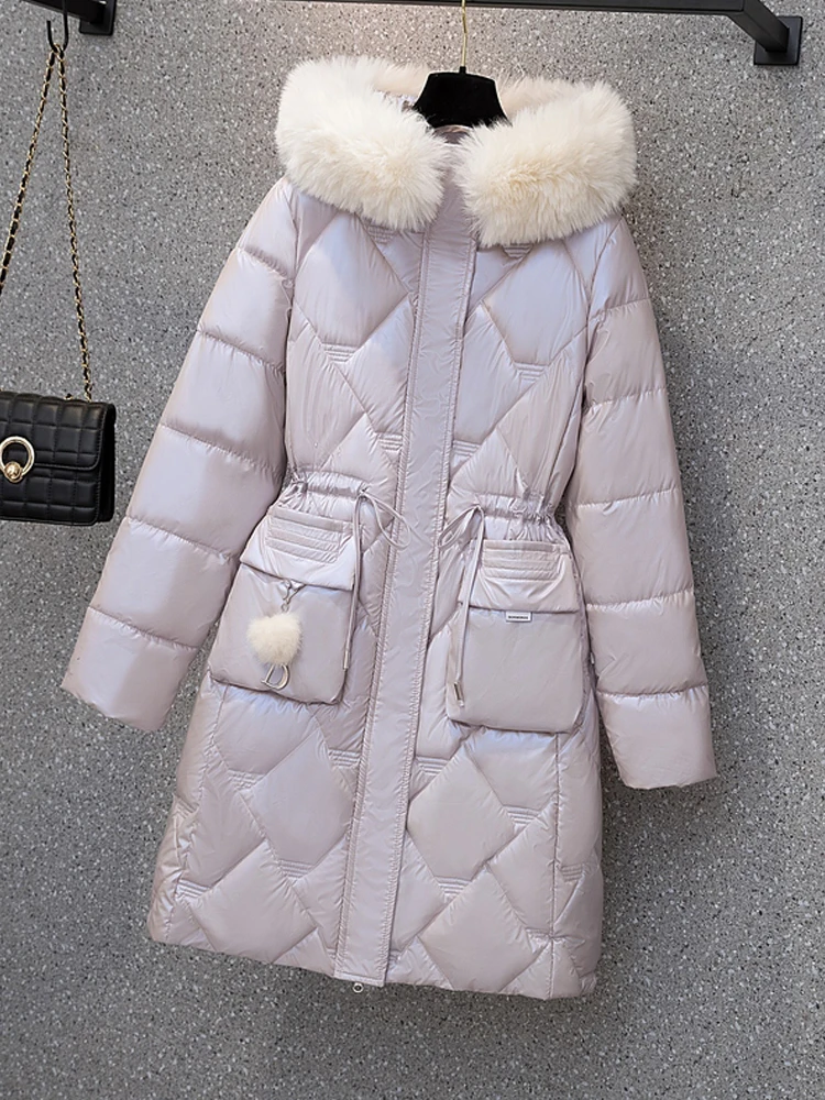 

Женская зимняя куртка с меховым воротником и капюшоном