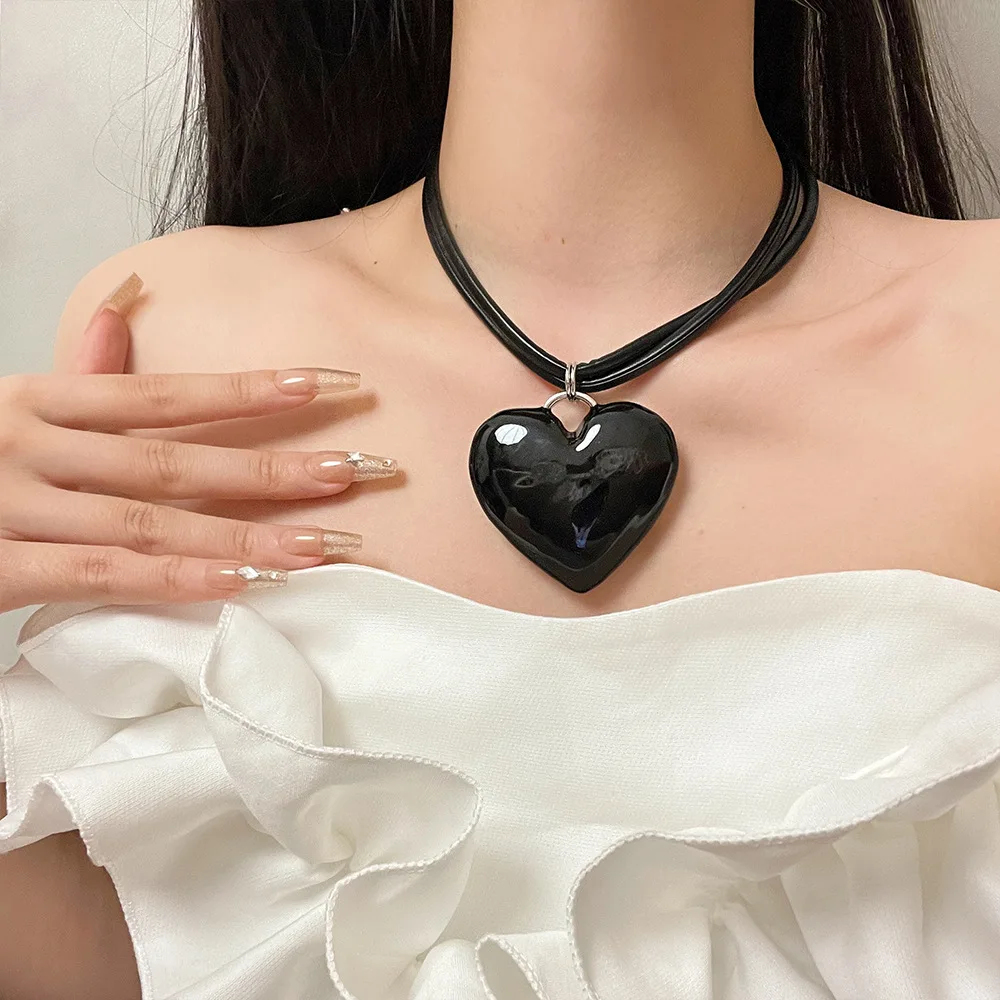 Винтажное красное кожаное ожерелье с большим сердцем женское минималистское