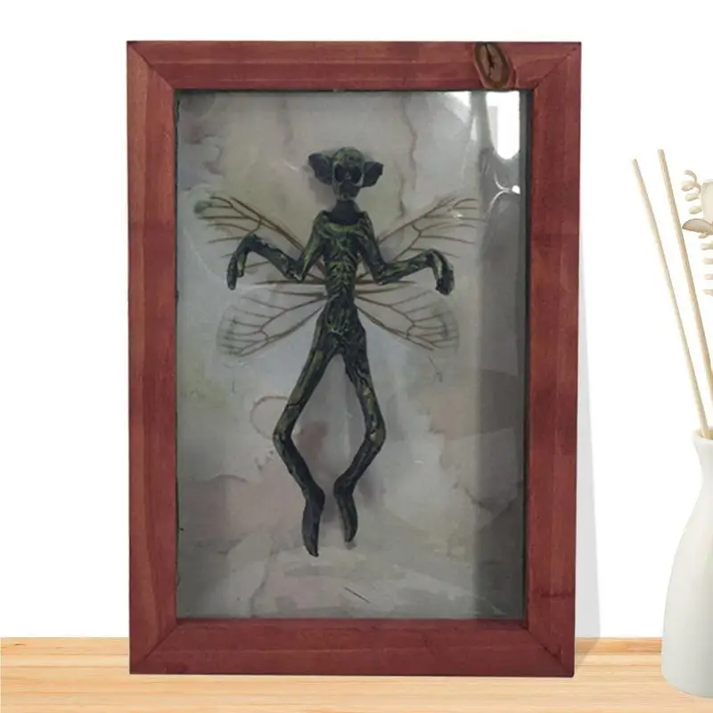 

Vintage Photo Frame Mysterious Ghost Specimen Photo Frame Bat Custume Gothic Wall Art Old Photo Home Decor Wall Painting