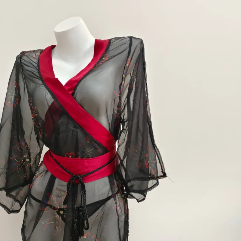 Кимоно женское с глубоким V-образным вырезом и высоким разрезом