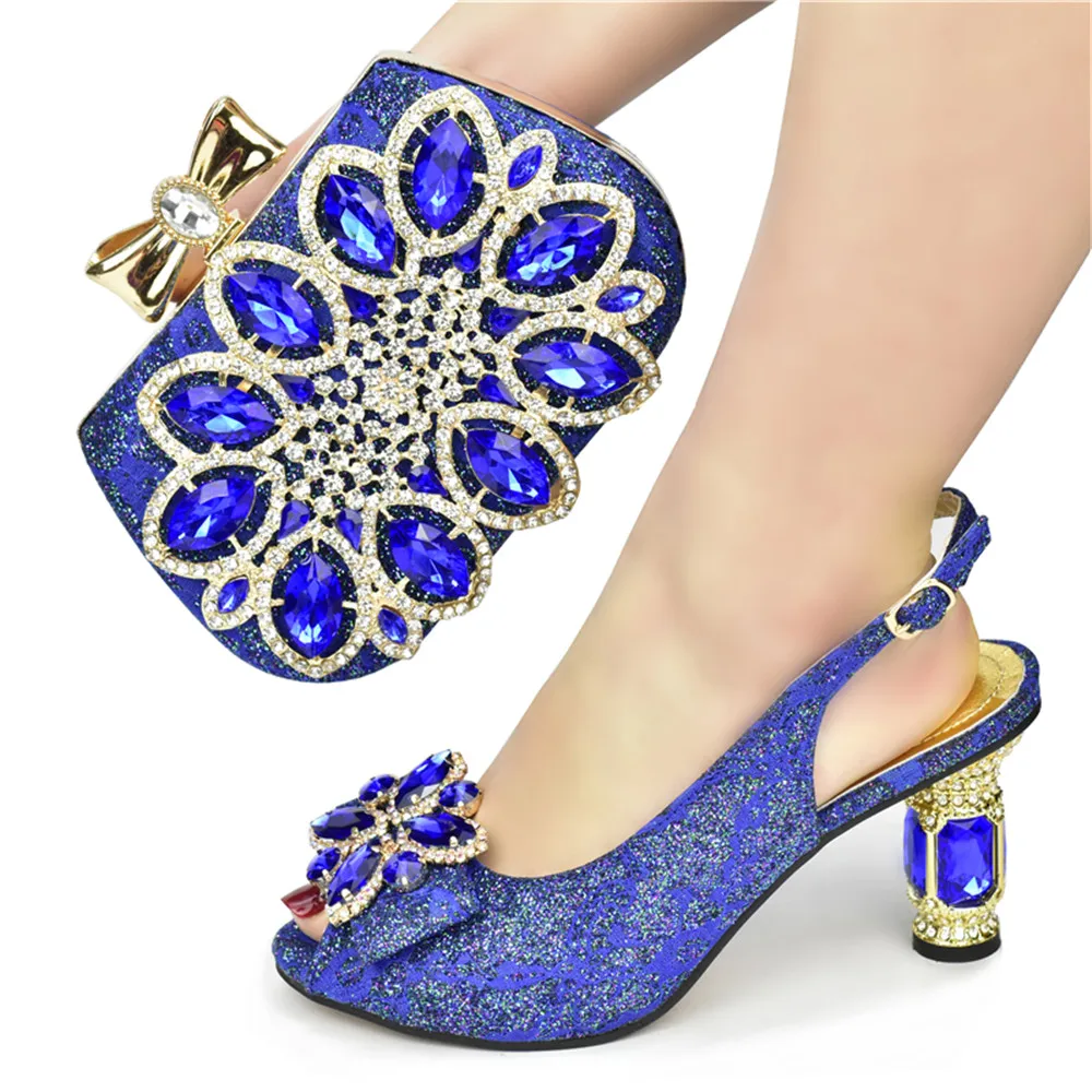 Zapatos de diseño italiano de Color azul real para mujer, conjunto de bolsos a juego, sandalias de fiesta con diamantes de imitación, novedad