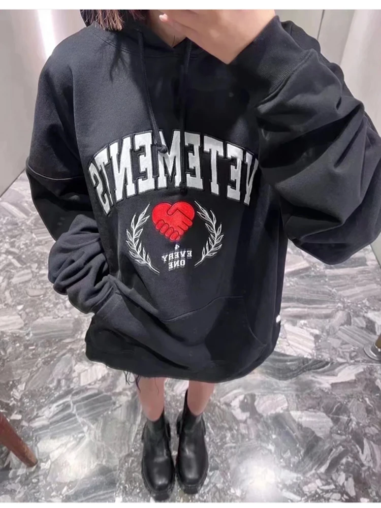 

Red Heart Embroidery Ear Of Wheat Logo Pattern Vetements Hooded Hoodie Men Women High Quality Casual VTM Pullover Oversize