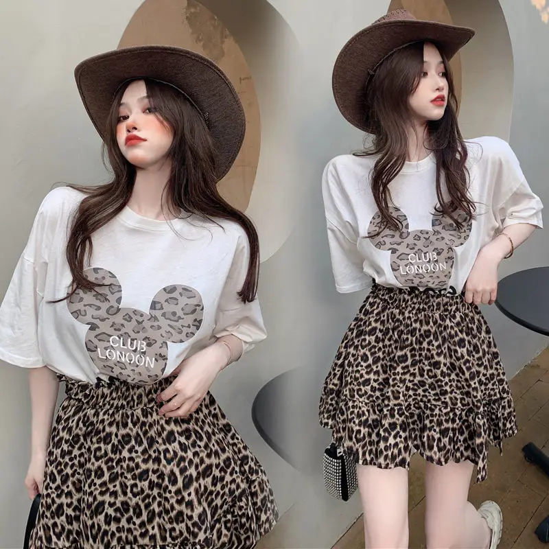 

Hot Girl Suit Female 2022 New Korean Version Loose All-match Thin Short-sleeved T-shirt + Leopard Skirt Two-piece Set