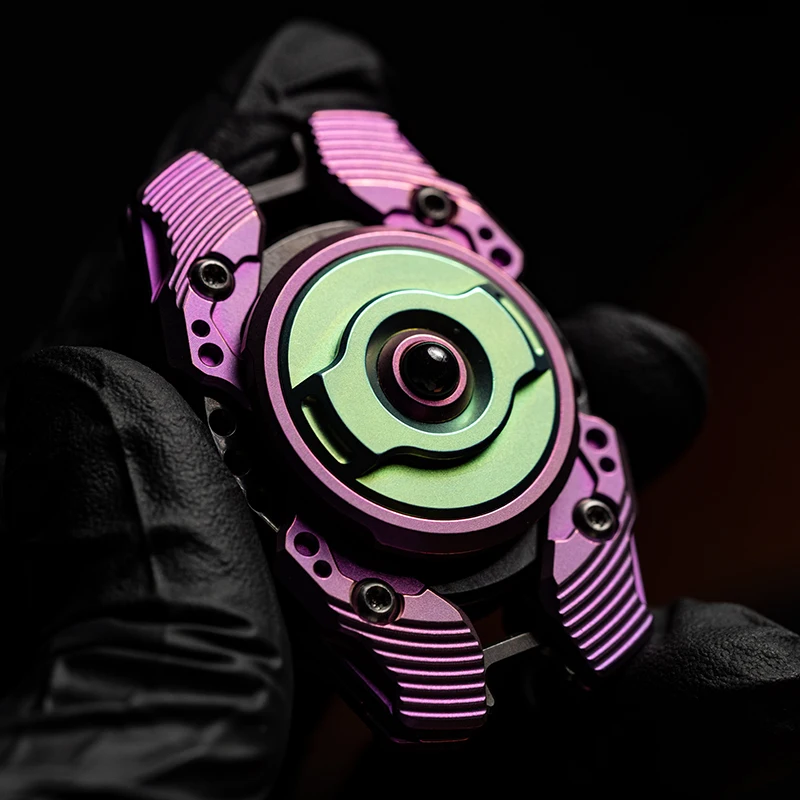 

Gravitational Wave Shark Multi-Function Fingertip Gyro Desktop Hand Toy Stress Toy Black TechnologyEDC