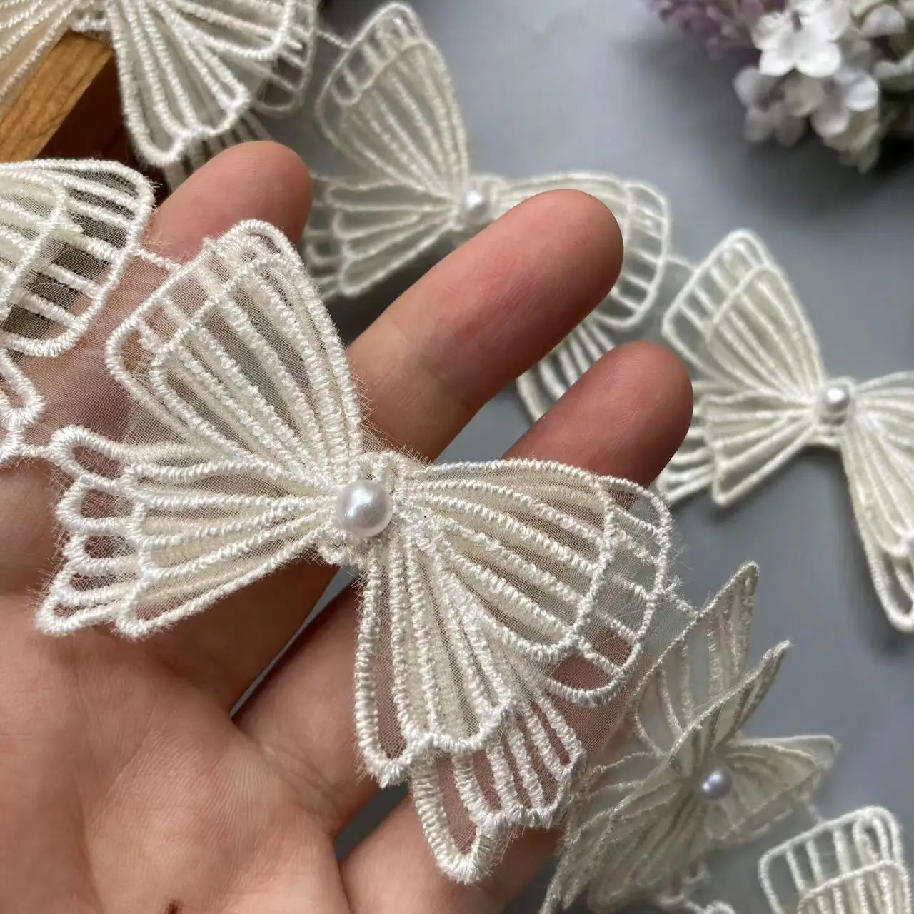 

Вышитая кружевная лента с жемчужинами и бабочками, 10 шт.