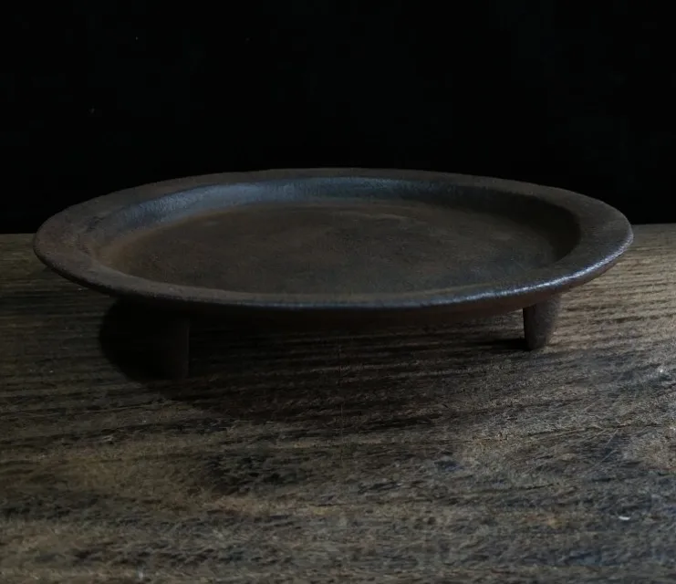 

Cast Iron Bbq Grill Stove Base Ash Basin Antique Collection Folk Nostalgia Craft Candle Holder Fruit Plate Heat Insulation Pad