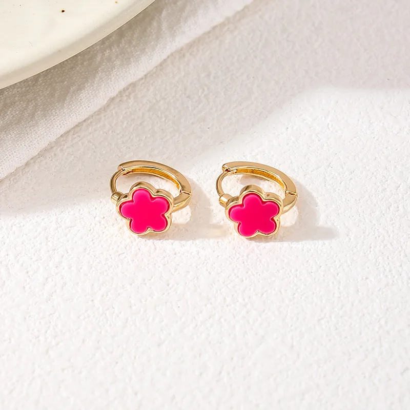 Симпатичные цветные металлические цветочные серьги Lucky с пятью лепестками и