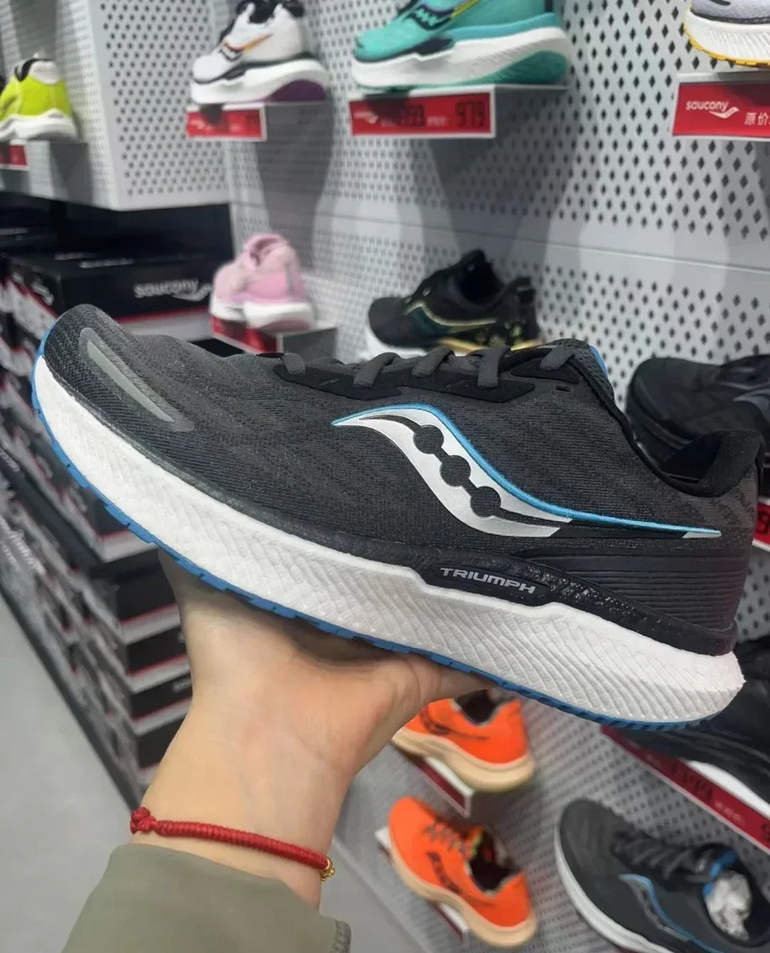 

Мужские и женские дышащие кроссовки для бега Saucony Triumph Victory 19