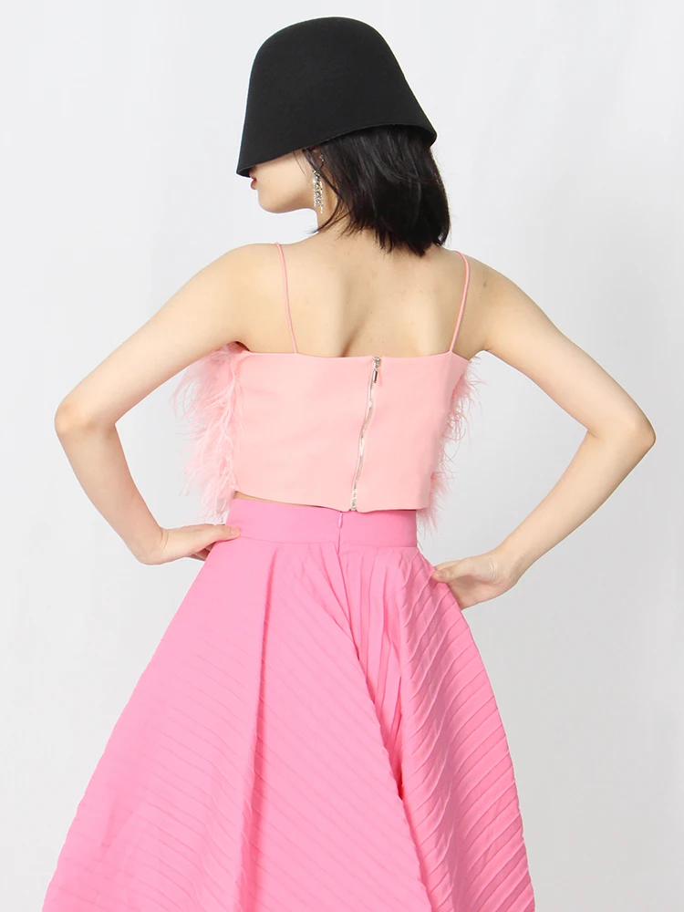 Женский топ с перьями TWOTWINSTYLE однотонный без рукавов квадратным воротником