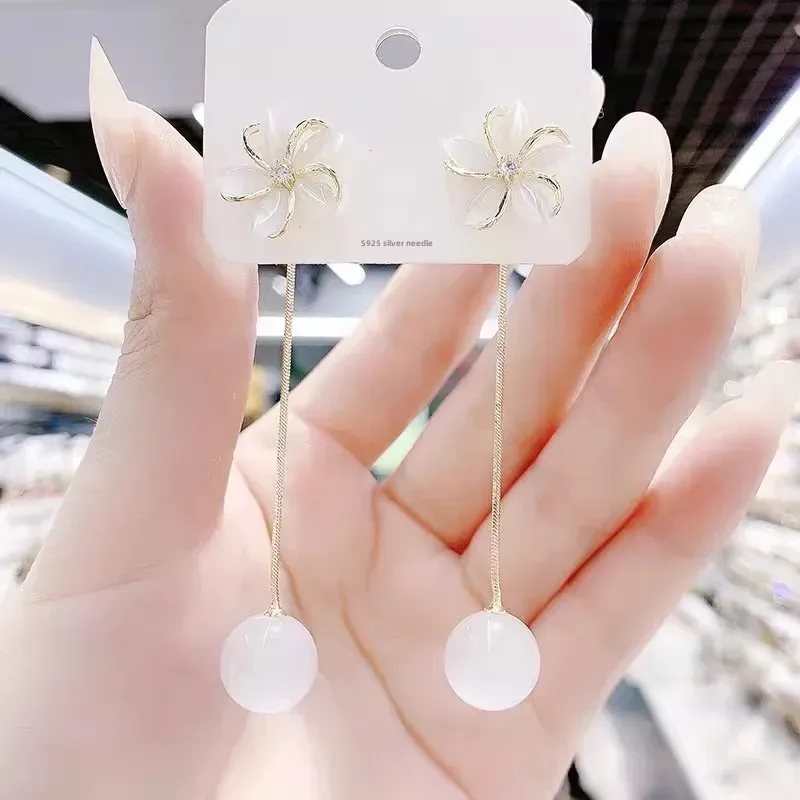 Элегантные универсальные модные высококачественные висячие серьги с цветком