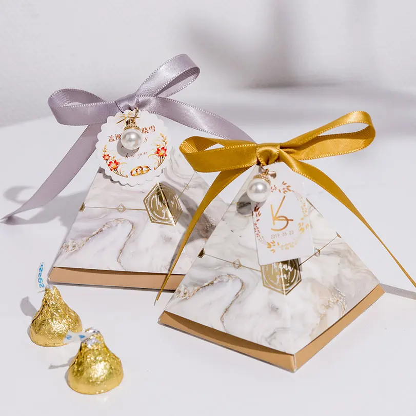 

New Triangular Pyramid Candy Box Marble Wedding Favors and Gifts Boxes Chocolate Box for Guests Giveaways Boxes Party Supplies