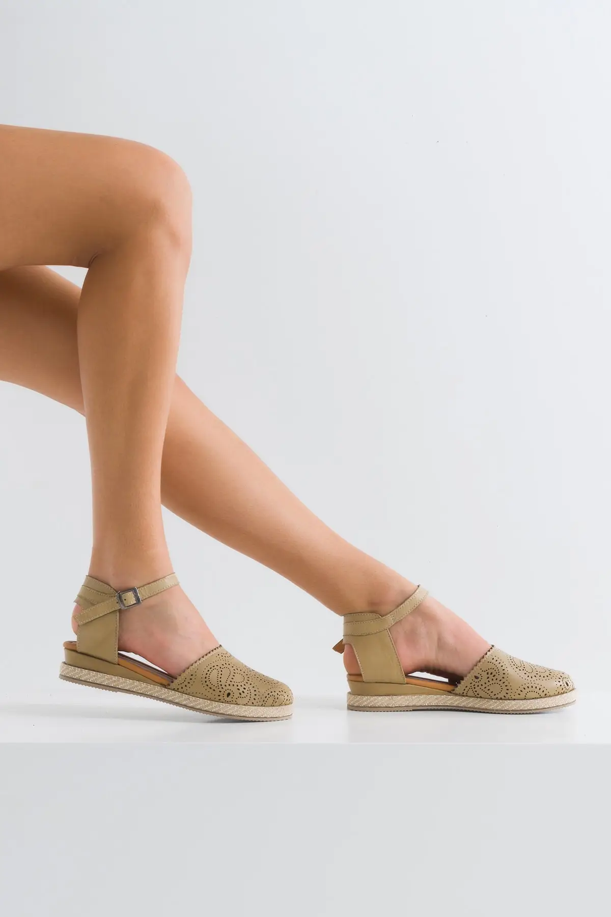 

Women's Genuine Leather Sandals Fashion New Summer Comfort Breathable Casual Quality Ladies Style Light Slipper Sandals