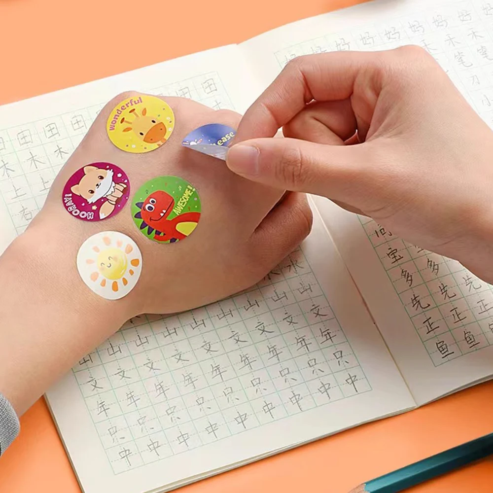 Рисунок 3 - декоративные наклейки для школьных