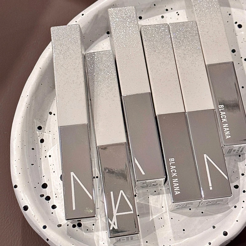 Рисунок 2 - Рождественская бархатная туманная помада Starry