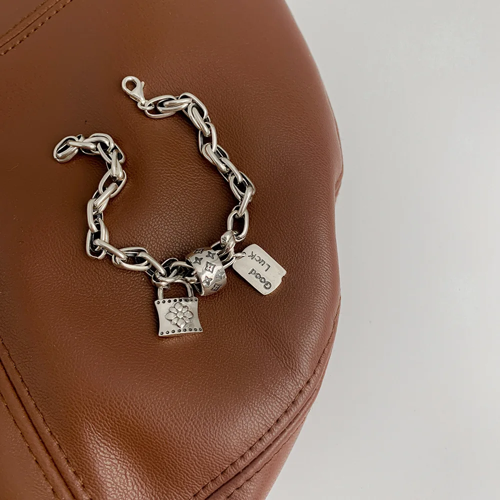 

S925 Sterling Silver Four-Leaf Clover Lock Silver Bracelet Retro Niche Bracelet ins Net Celebrity Fashion Couple Jewelry