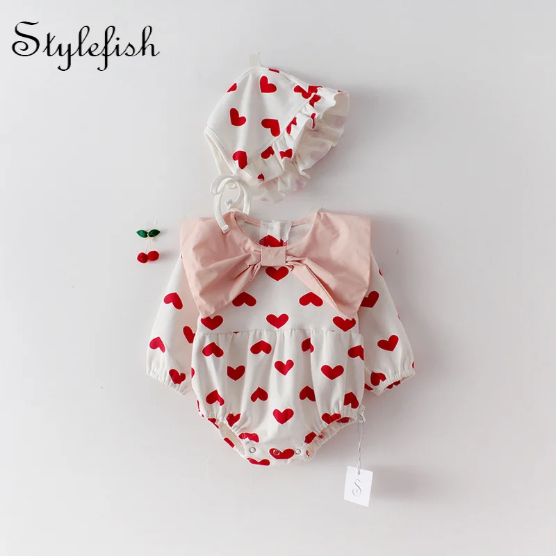 Spring 2022 new born baby clothes baby love butterflies led long sleeve jumpsuit climb clothes ha clothing baby cotton with hat