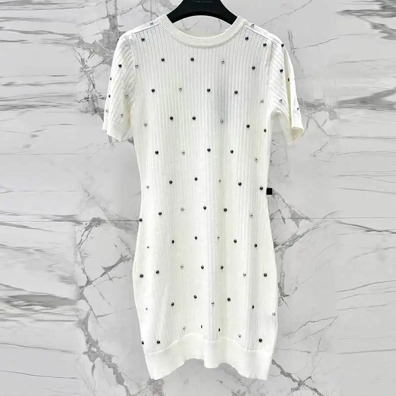 Женское хлопковое приталенное платье, белое платье с круглым вырезом и коротким рукавом, украшенное стразами, в стиле хип-сайз Женское хлопковое приталенное платье, белое платье с круглым вырезом и коротким рукавом, украшенное стразами, в стиле хип-сайз