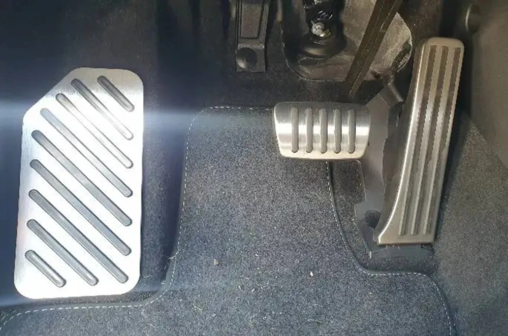 Фото Для SAIC MG HS MGHS EHS 2025 ROEWE RX5 D5X DMH 2025-2027 Крышка педали акселератора и тормоза GAS FOOT REST Противоскользящий алюминиевый аксессуар №4