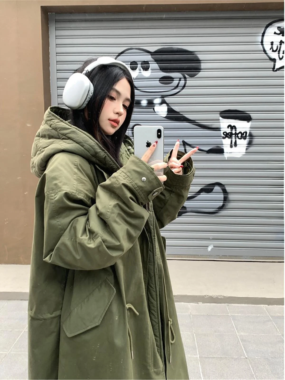 Теплая утолщенная куртка больших размеров на хлопковой подкладке верхняя одежда