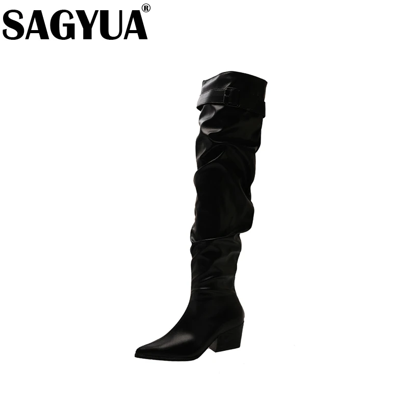 Женские сапоги выше колена на среднем каблуке с острым носком кожаная обувь зима