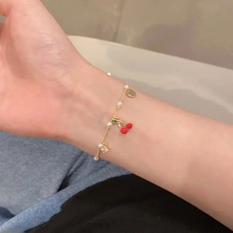 

2022 New Korean Cherry Fruit Bracelet Female Exquisite Crystal Pearl Chain Bracelet Student Girlfriend Jewelry Gift