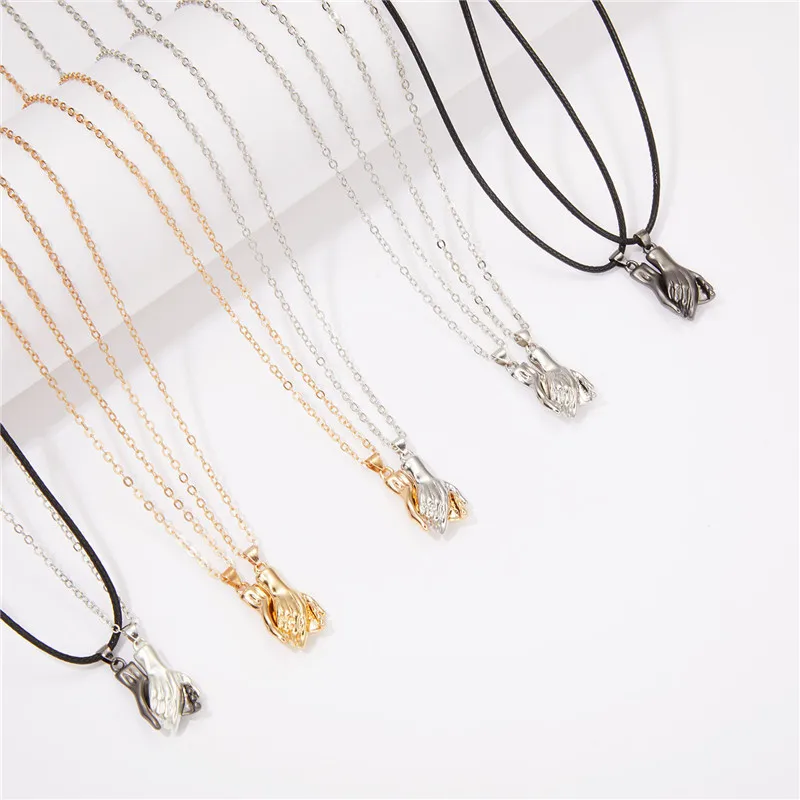 

2pcs/set Hold Hands Magnet Attracts Necklace For Women Men Couple Necklaces Valentine's Day Gift