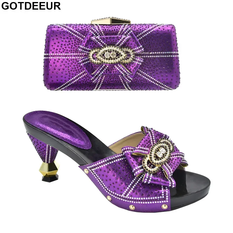 

Женские туфли и сумка, свадебные босоножки с блестящими стразами
