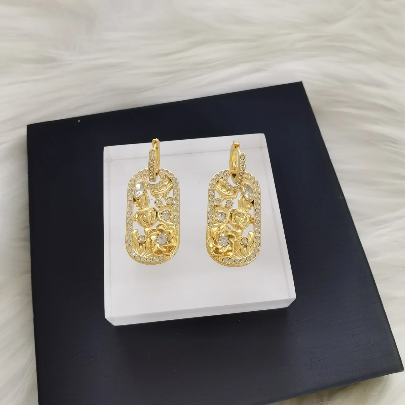 

European and American new style tag earrings with diamonds