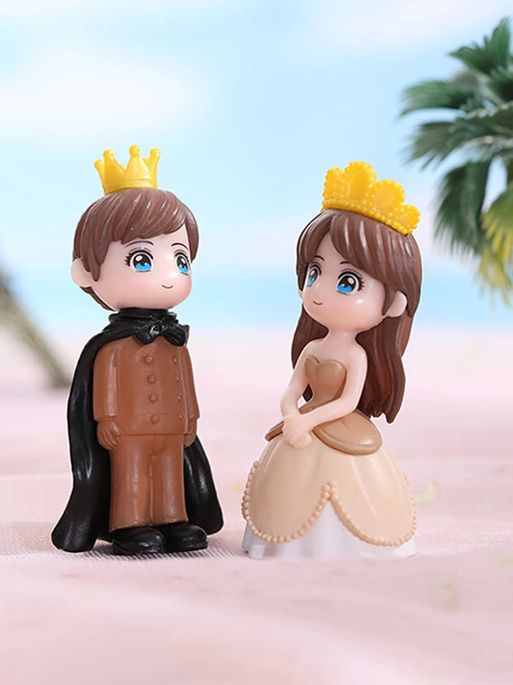

2Pcs/set Mini Miniature Figurine Couples Micro Landscape Fairy Garden Miniatures Prince Princess Garden Decor