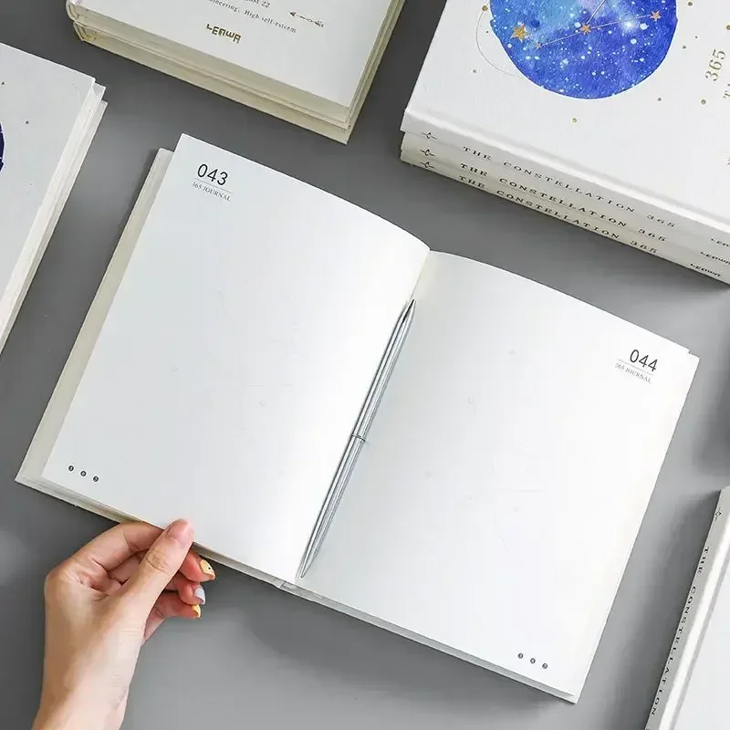 Блокнот в твердой обложке с 12 созвездиями 365 страниц