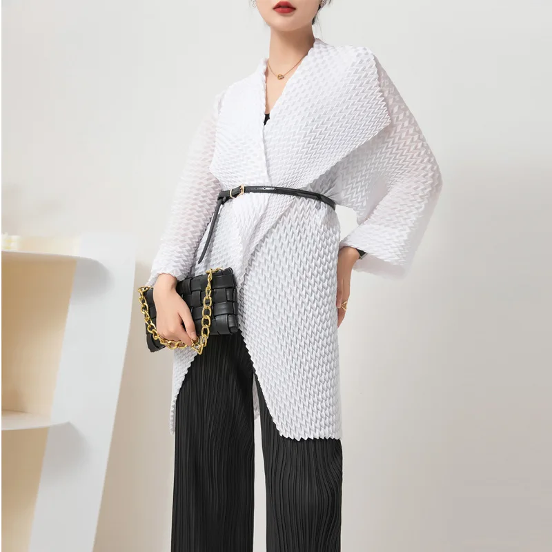 

Miyake Pleated Trench Coats Women Autumn 2022 New Fashion Simple Solid Color Loose Stretch Turn Down Collar Wrist Length Sleeves