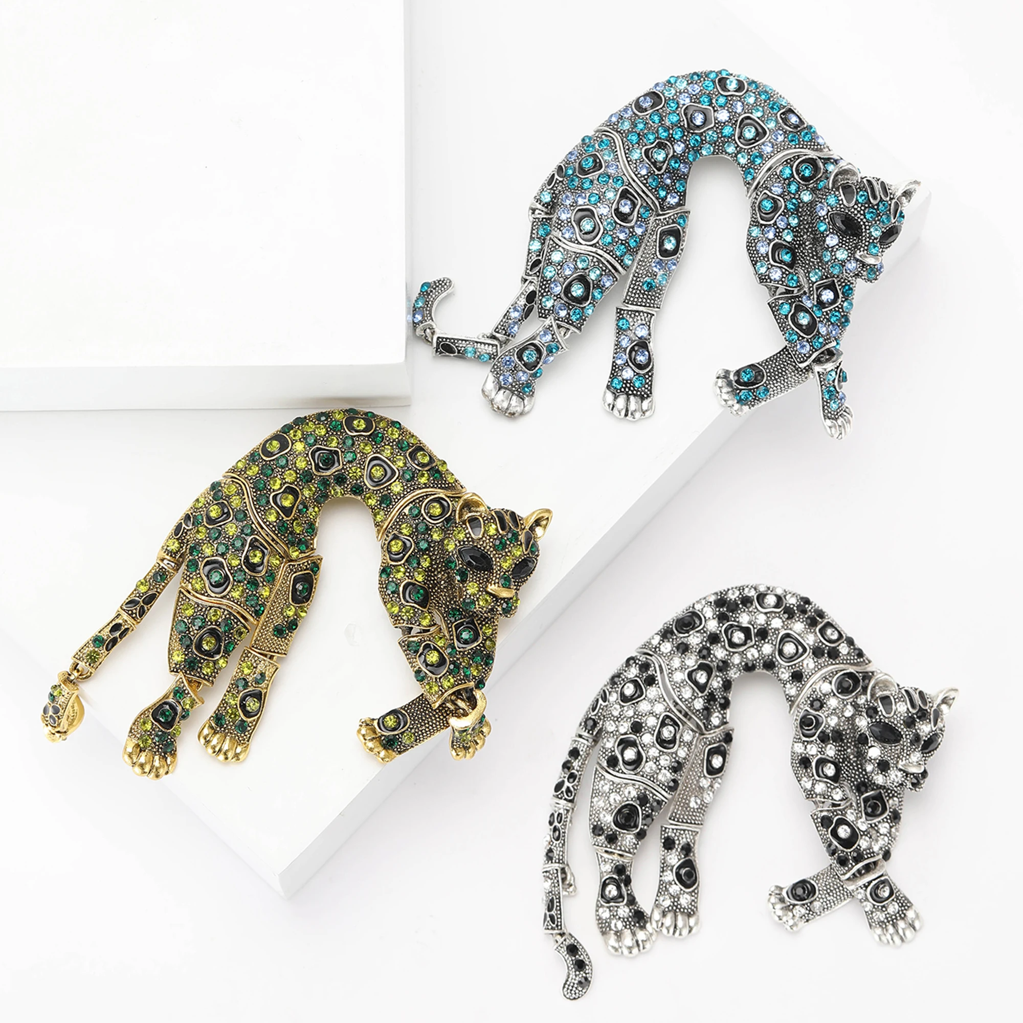 Броши со стразами в виде движущейся пантеры для женщин эмалированные булавки