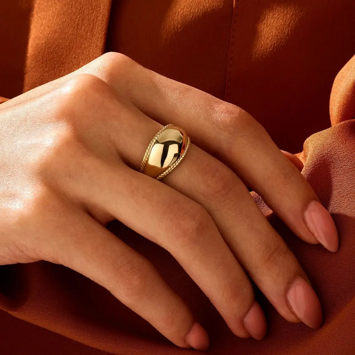 

Simple Fashion Gold Color Adjustable Ring Exquisite Jewelry Ring for Women Party Wedding Engagement Gift