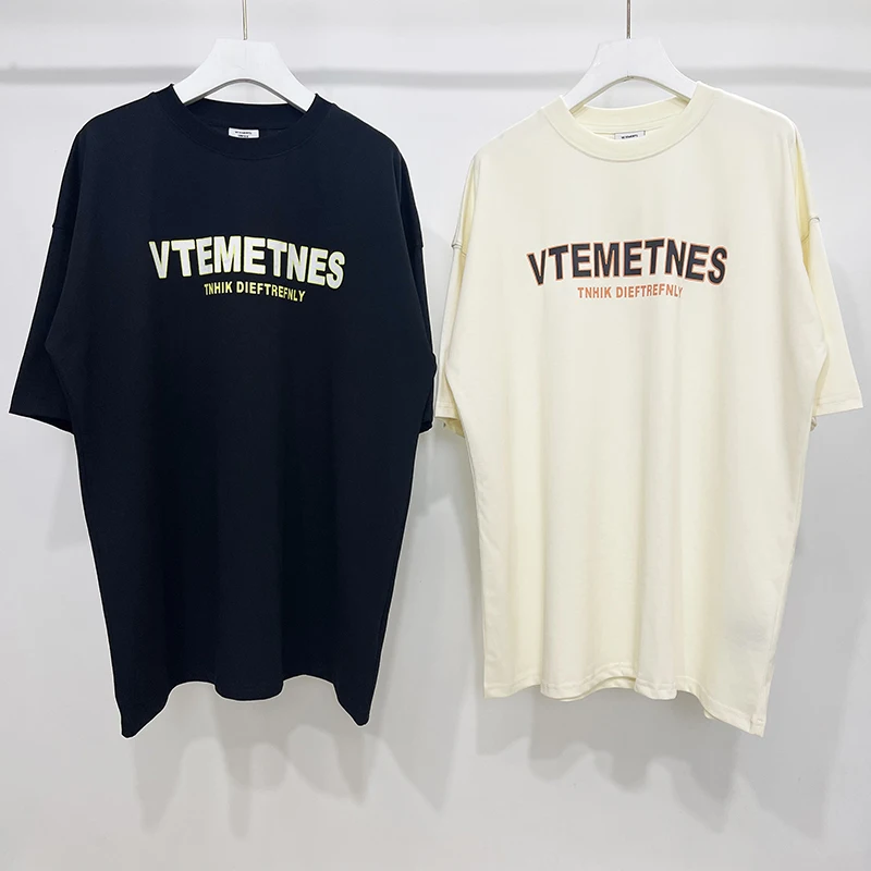 

Футболка VTM для мужчин и женщин, топ с надписью и логотипом, цвет черный/абрикосовый, Повседневная простая футболка оверсайз с коротким рукавом