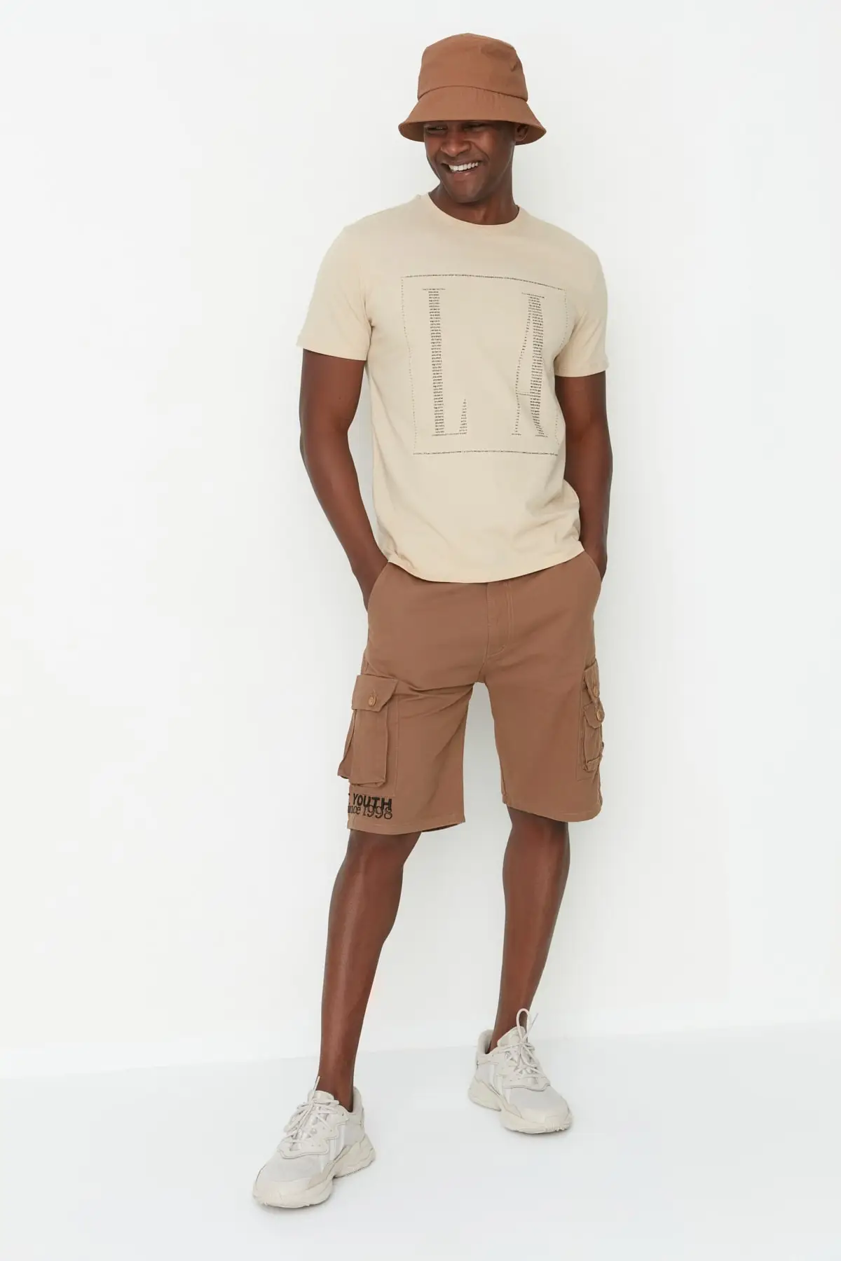 

Men's cargo bellows pocket embroidered shorts & Bermuda
