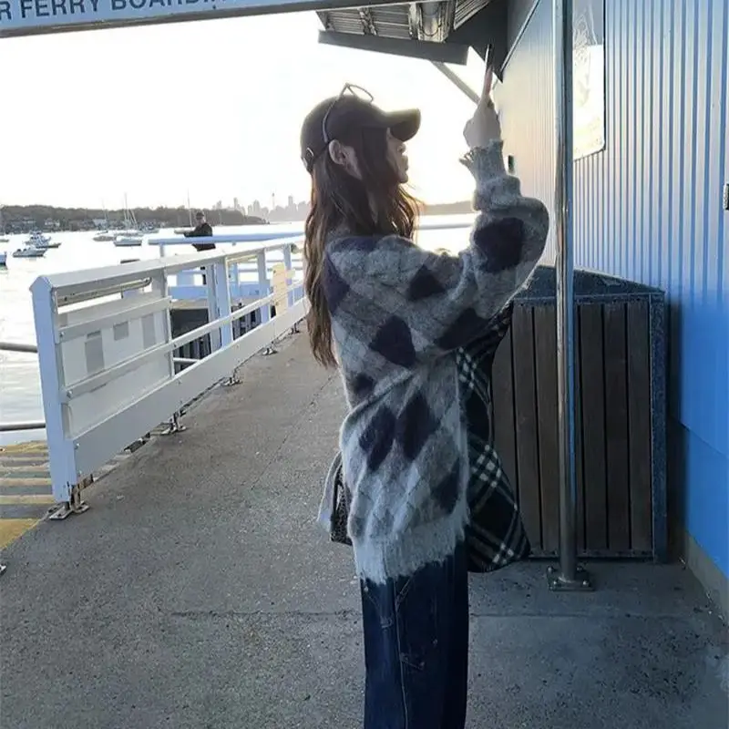 Женский свободный вязаный кардиган с v-образным вырезом пуловер новинка осени 2024