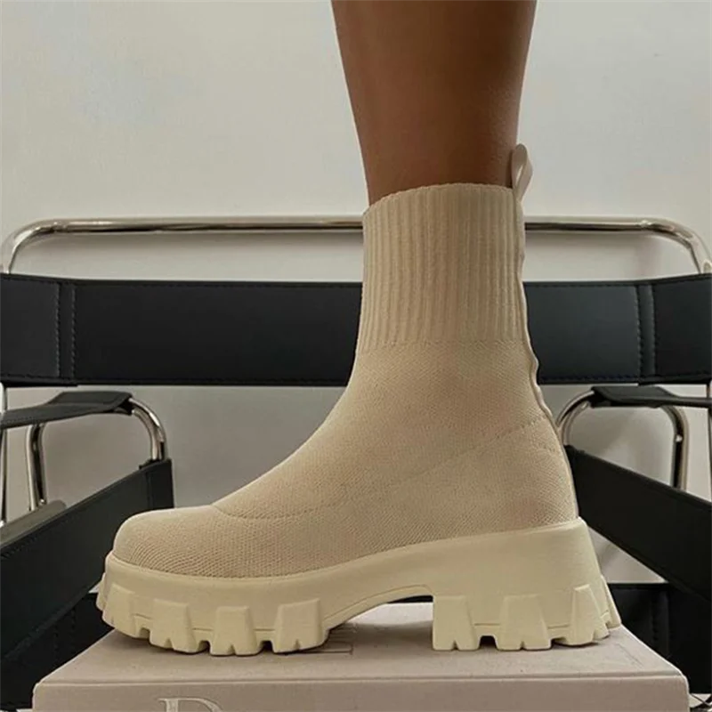 

2022 Autumn Winter New Couple Socks Shoes Women Thick-soled Casual Large Size Net Red Knitted Short Boots Women Botas De Mujer