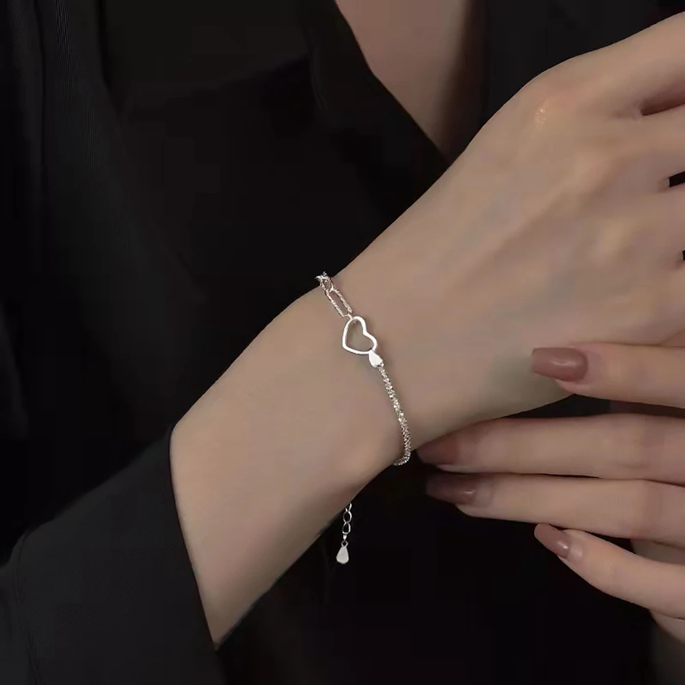 

Love Gypsophila Exquisite Bracelet Chains Asymmetric Simple Heart Shape Temperament Fashion Jewelry for Women Gift