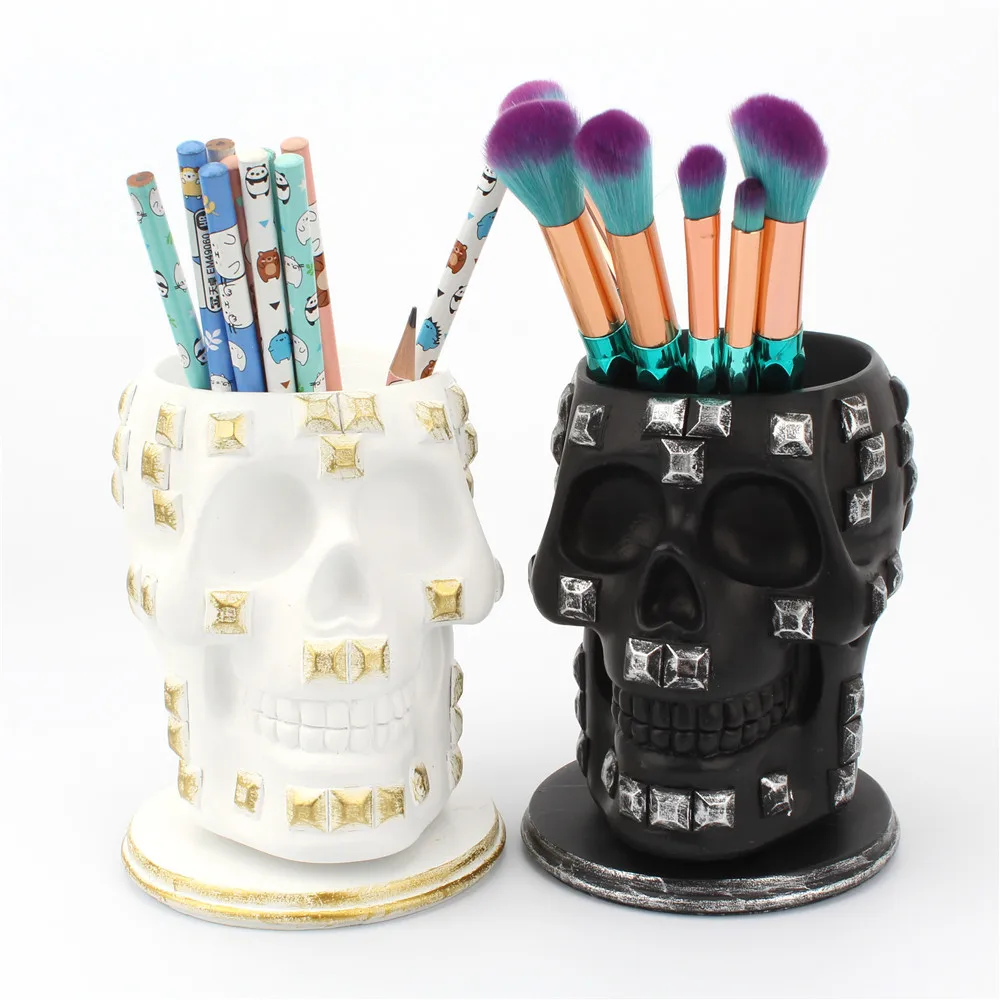 

Держатель для ручек в стиле панк с черепом