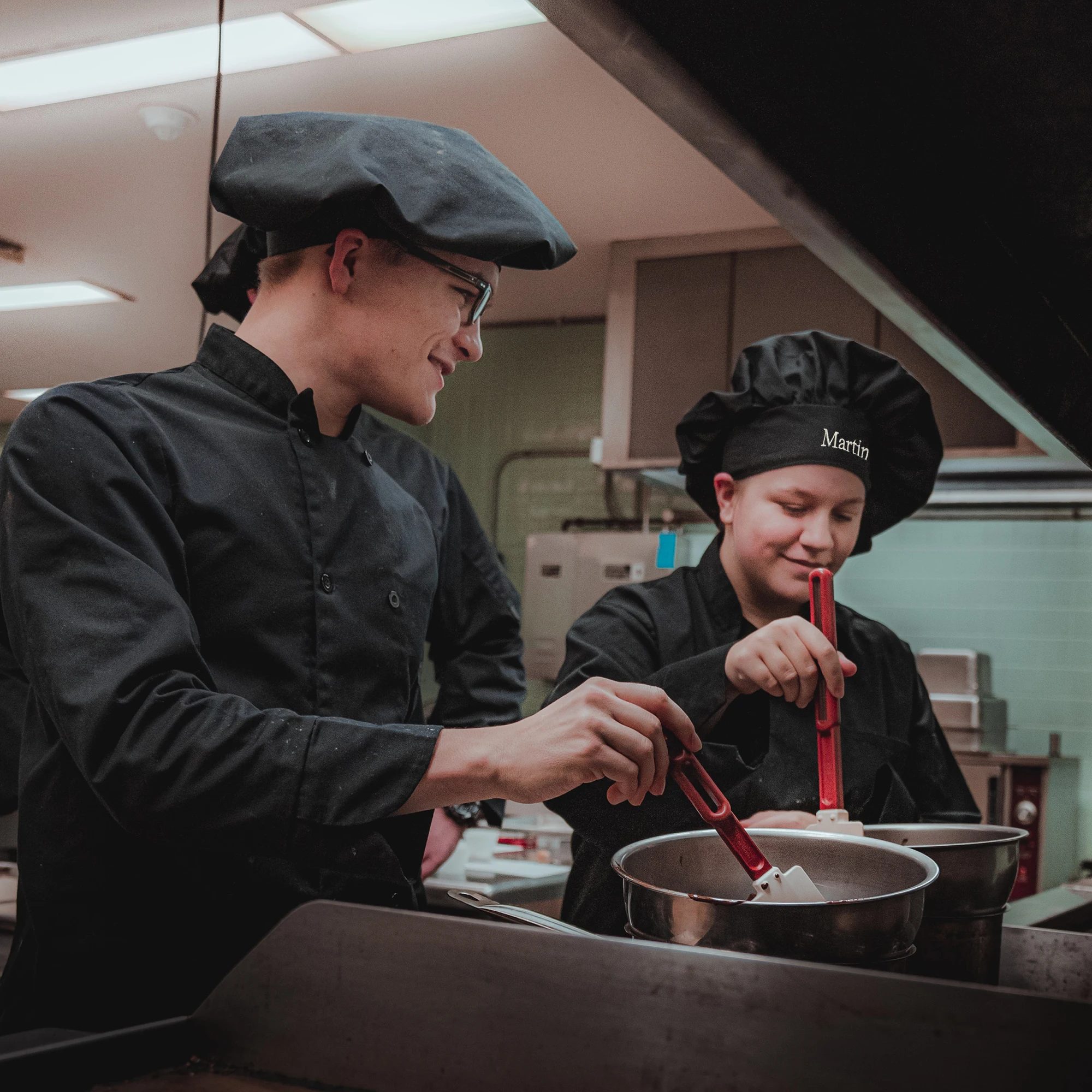 Customizable nameShort Sleeve Chef Jacket Restaurant Kitchen Chef Uniforms Double Breasted Cafe Waiter Food Service Long Jackets