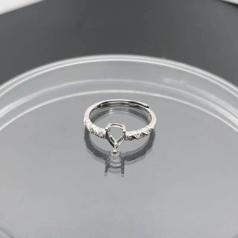 Кольцо из серебра 925 пробы 5 х7 мм