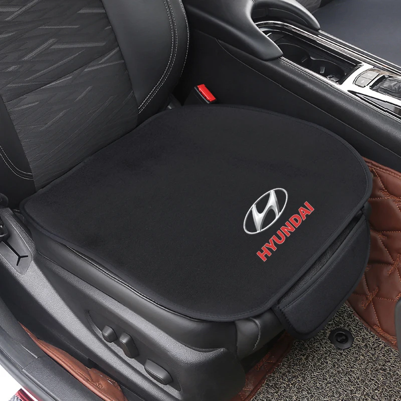 Подушка на автомобильное сиденье нескользящий чехол из ледяного шелка бархатный