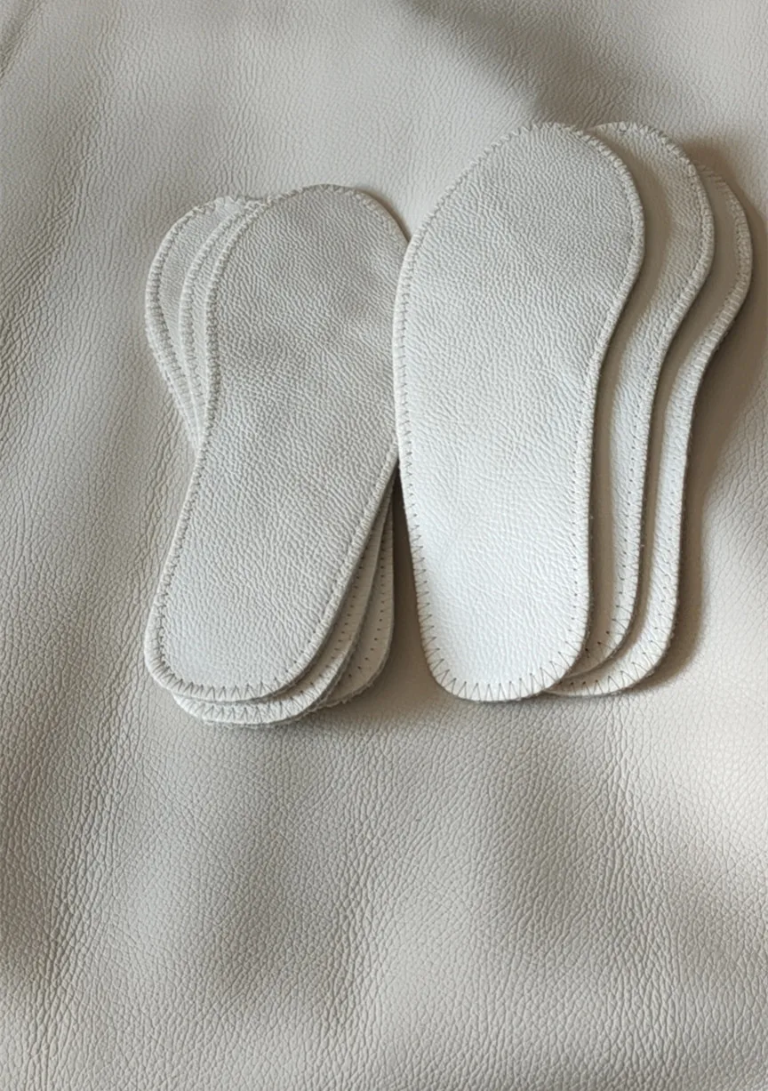 Hand-stitched pure cowhide insoles absorb sweat, breathable and odourproof