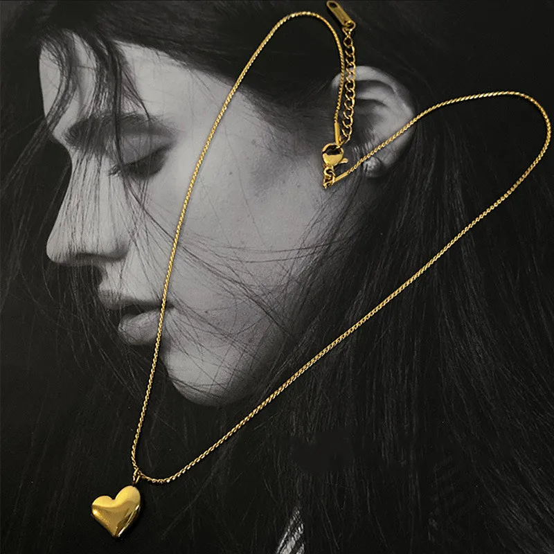 

Luxury Woman Necklace Heart Neck Chokers 2022 Golden Jewelry and Accessories Stainless Steel Necklace Pendants and Necklaces