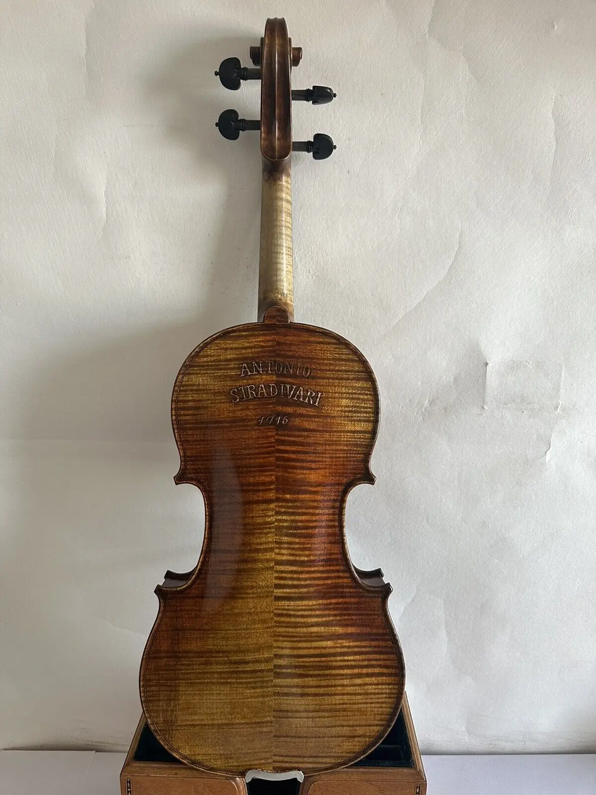 

4/4 violin Stradi Model 1716 flamed maple back spruce top hand carved K3190