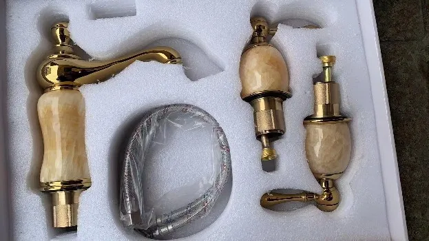 Античный смеситель для ванной комнаты под розовое золото с рисунком WitJade