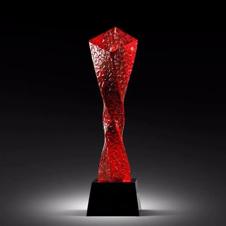 

Индивидуальный цветной хрустальный трофей