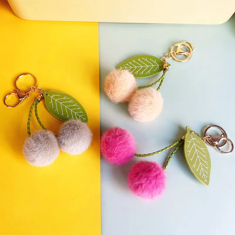 

Fashion New Cute Fluffy Artificial Rabbit Fur Ball Pompom Leaf Keychain Cherry Key Chain Handbag Pendant Car Key Chain Ring