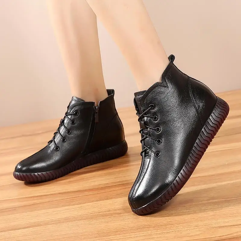 Woman Thick Sole Sneakers And Ankle Boots Autumn Lace Up Flat Cross Strap Comfortable High Top Winter The New Listing Shoes