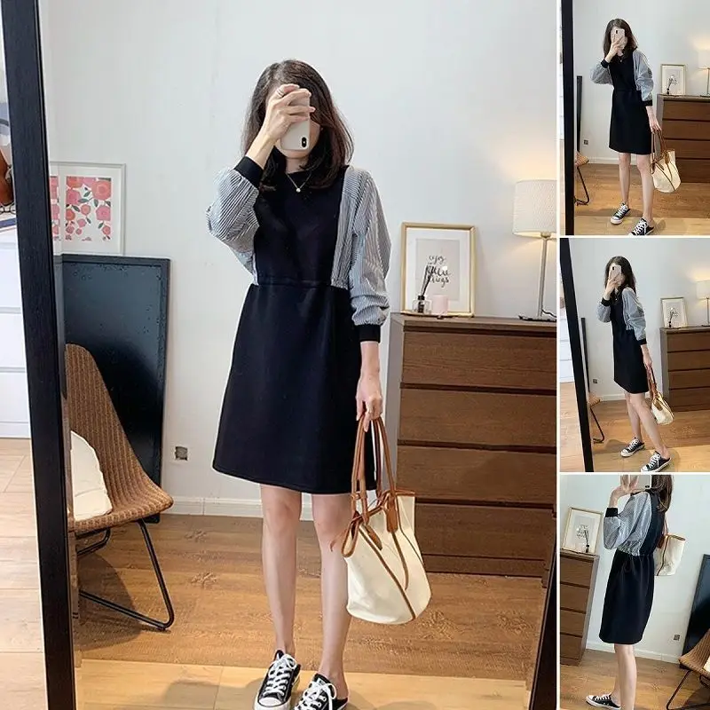 

2022 New Autumn Striped Stitching Long-sleeved Little Black Dress Loose Waist Pleated Waist Dress Women's Fashion and Novelty